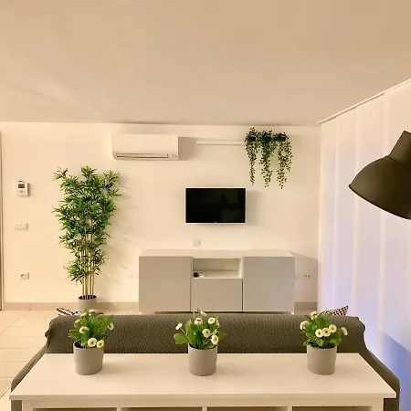 Nuovissimo Piano Terra A Due Passi Dal Mare