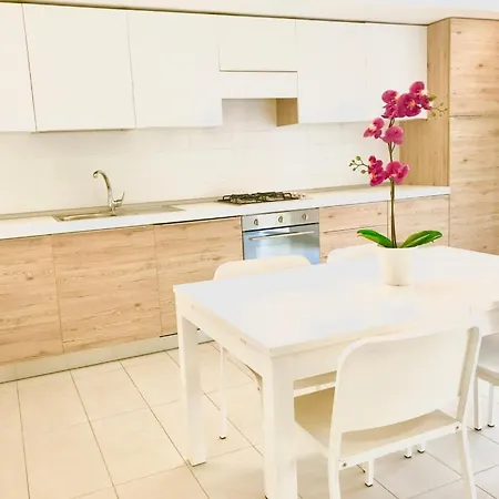 Nuovissimo Piano Terra A Due Passi Dal Mare チェルヴィア